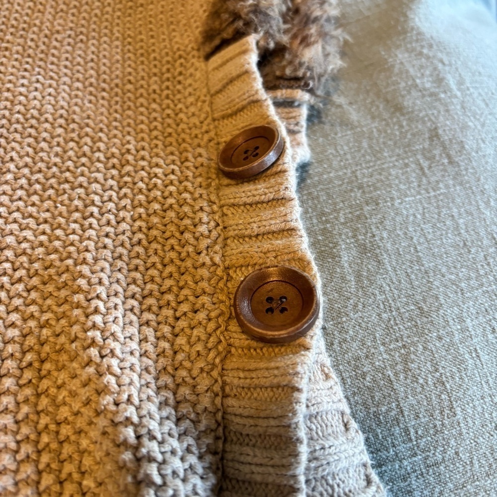 Aspen Kids Tan Poncho Cape - size L​ - Picture 7 of 7